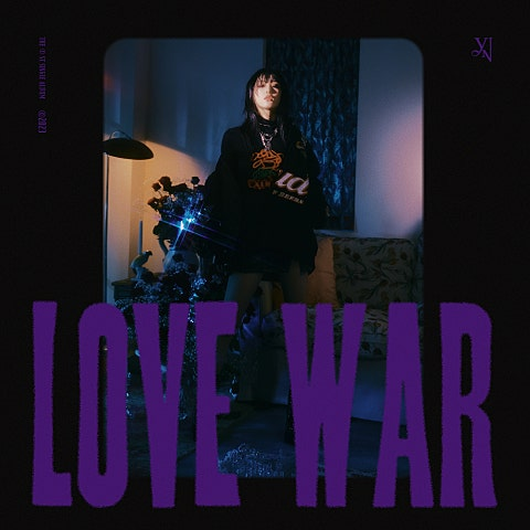 최예나 Love War(러브워) 앨범 사진
